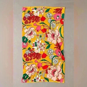 ban.do Beach, Please! Superbloom Beach Towel 60s/ 70s flowers